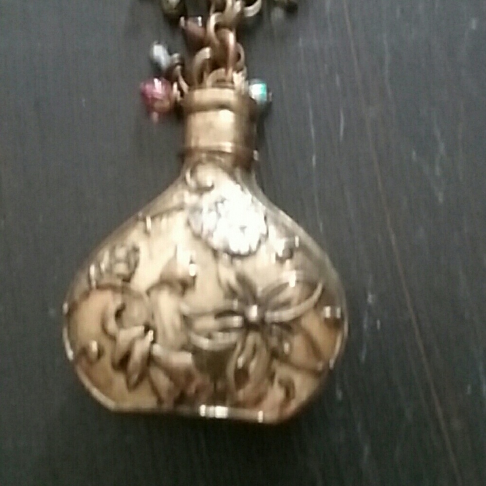 Jewelry - Picture 5 of 5